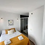 Party Coast For Young Travelers بلايا ذي لاس أميريكاس