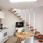 Party Coast For Young Travelers * بلايا ذي لاس أميريكاس
