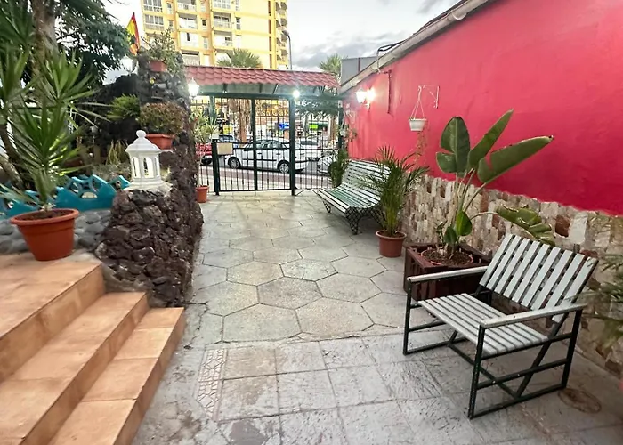 Party Coast For Young Travelers Apartmán *